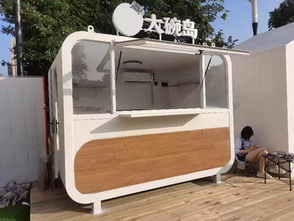 网红美食街箱房